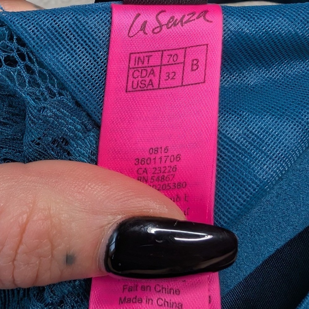 32B La Senza teal blue high-neck bralette lace detailing strappy back design - Picture 3 of 4